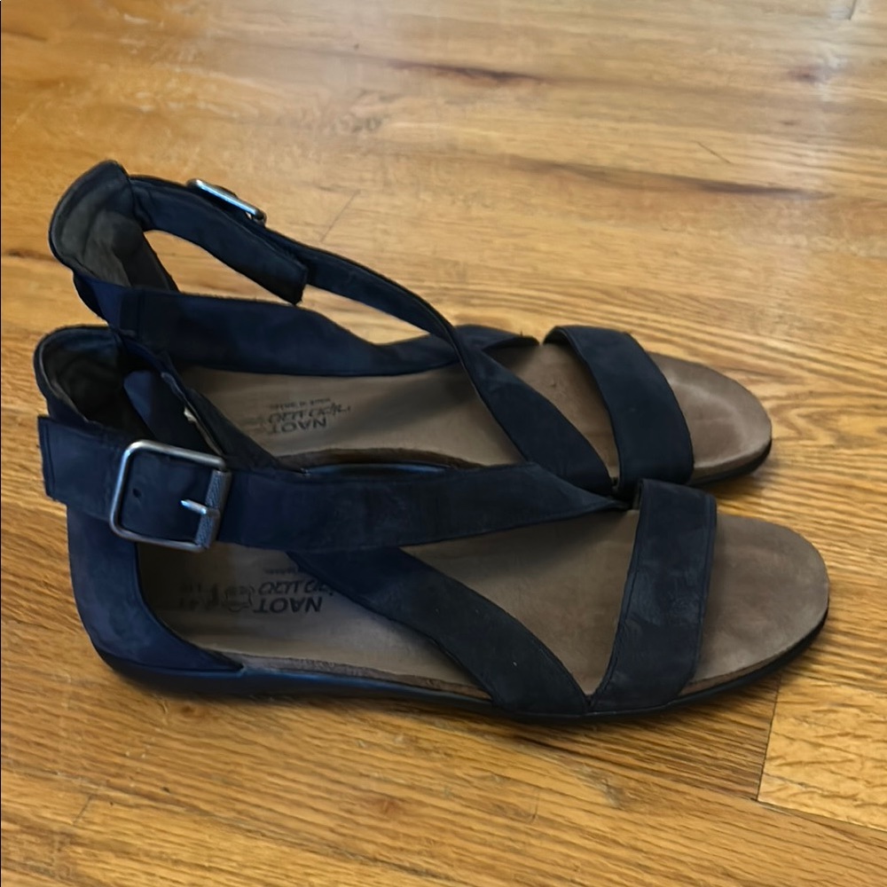 Naot Navy chic and comfortable  Sandals size 41
